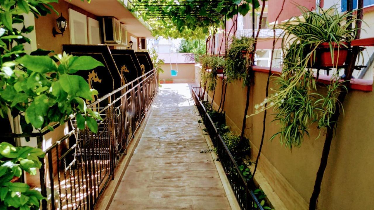Dracena Guesthouse Ravda ภายนอก รูปภาพ
