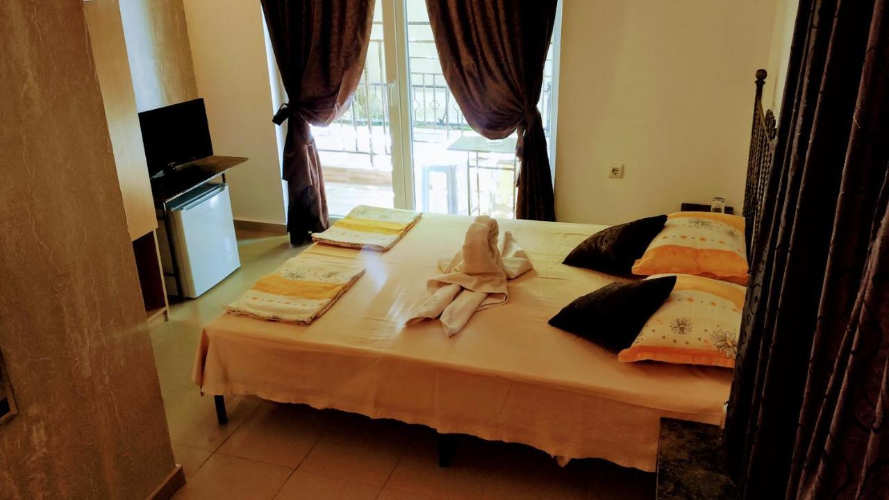 Dracena Guesthouse Ravda ภายนอก รูปภาพ