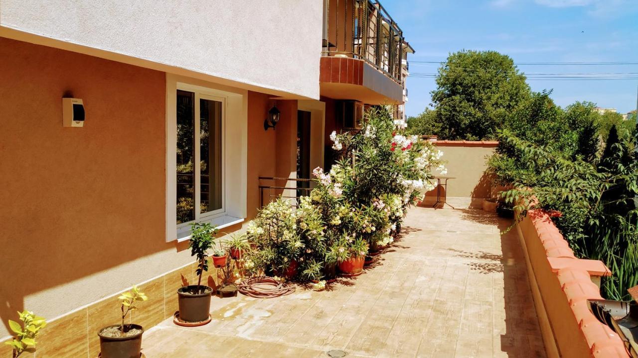Dracena Guesthouse Ravda ภายนอก รูปภาพ