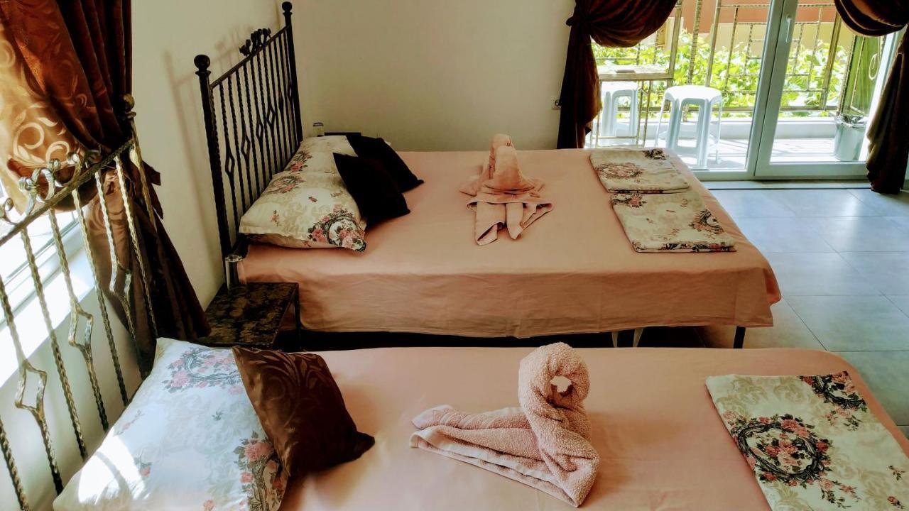 Dracena Guesthouse Ravda ภายนอก รูปภาพ