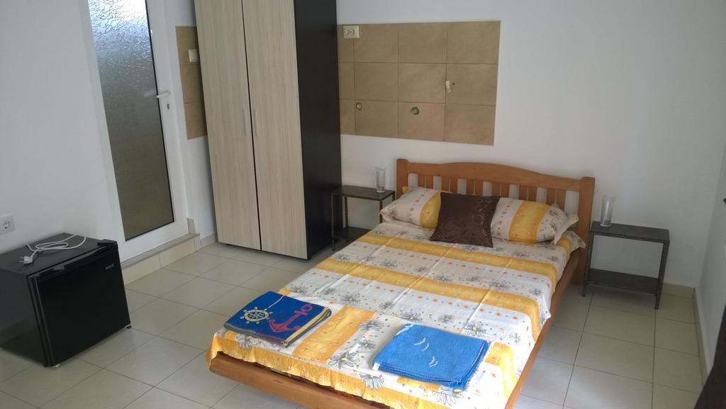 Dracena Guesthouse Ravda ภายนอก รูปภาพ