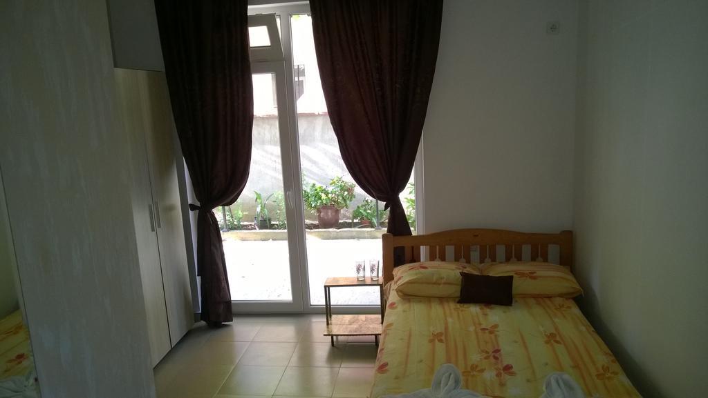 Dracena Guesthouse Ravda ภายนอก รูปภาพ