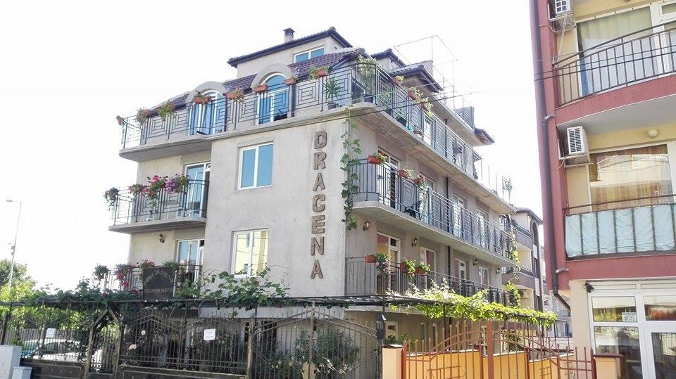 Dracena Guesthouse Ravda ภายนอก รูปภาพ